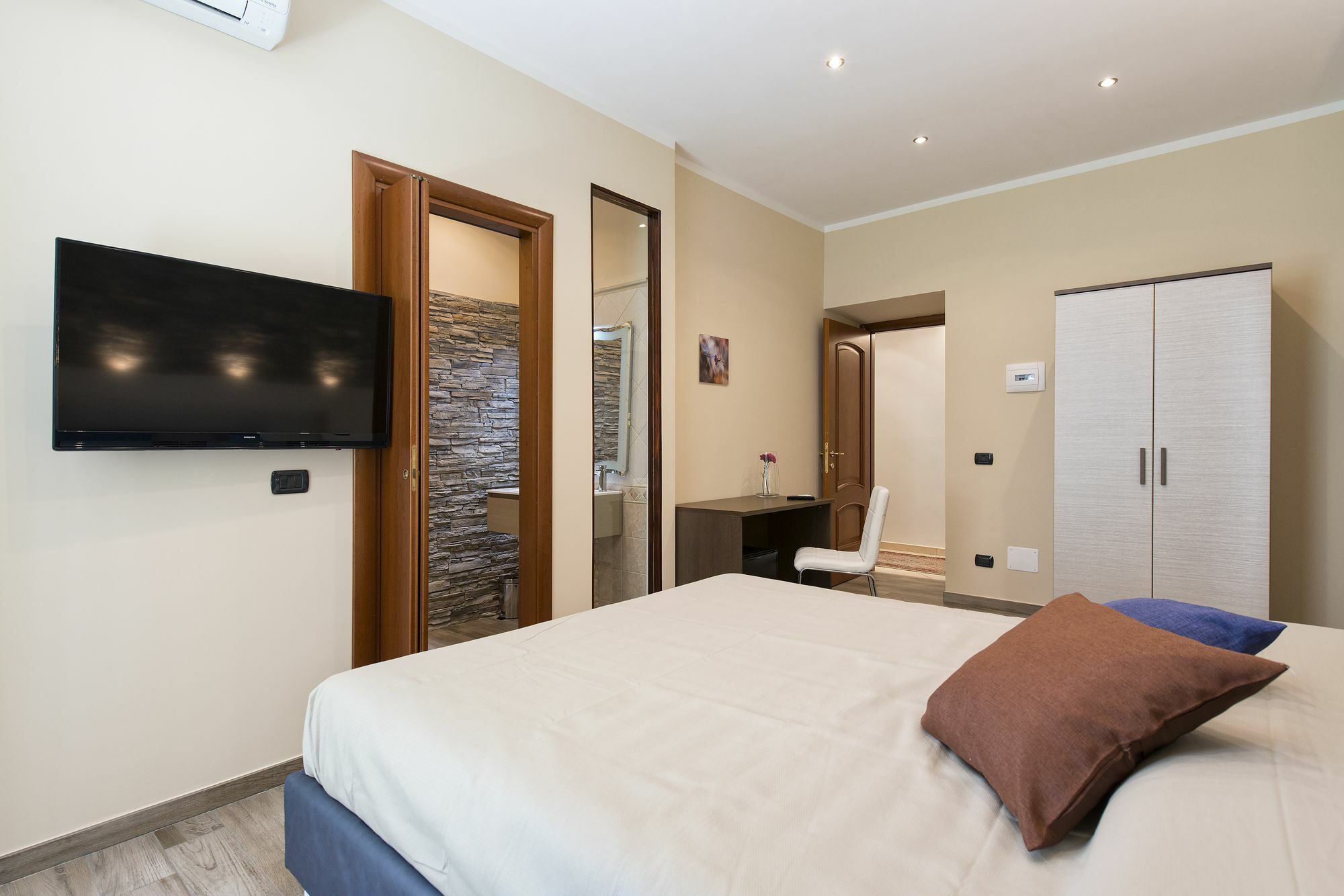 Lorenz Suites Trastevere Hill โรม ภายนอก รูปภาพ